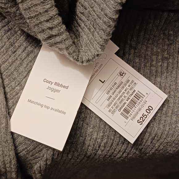 🩶NWT 3PC MATCHING SLEEP WEAR🩶 - Picture 6 of 6